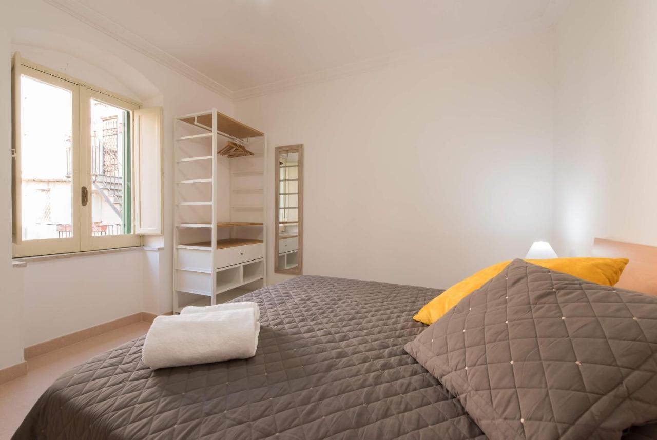 Duomo Seaside Deluxe Apartment By Ortigia Apartments Сиракуза Екстериор снимка