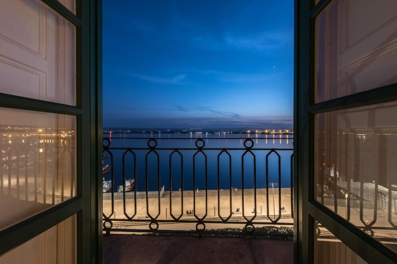 Duomo Seaside Deluxe Apartment By Ortigia Apartments Сиракуза Екстериор снимка
